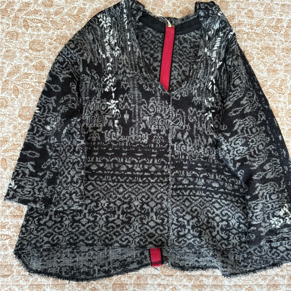 Free People Black and Gray Patterned Women’s Poncho Tunic Sweater Wool/ Cotton